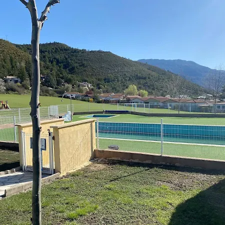 6 Person With 1 Pool On A Castellane